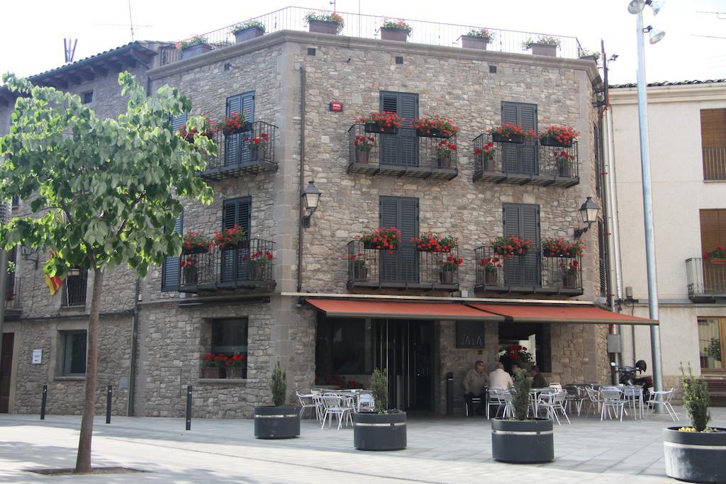 Fonda Sala Hotel Olost Buitenkant foto