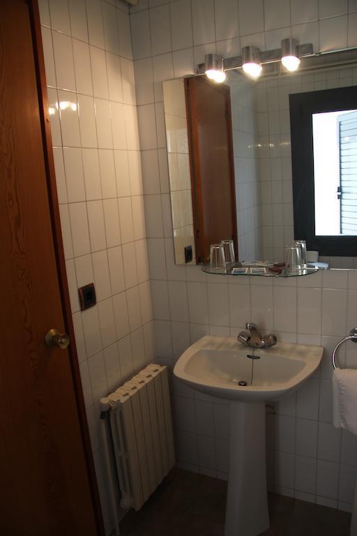 Fonda Sala Hotel Olost Kamer foto