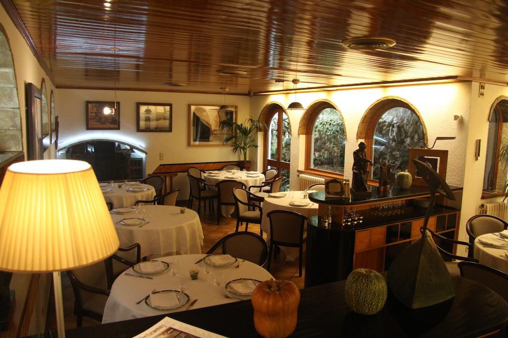 Fonda Sala Hotel Olost Buitenkant foto