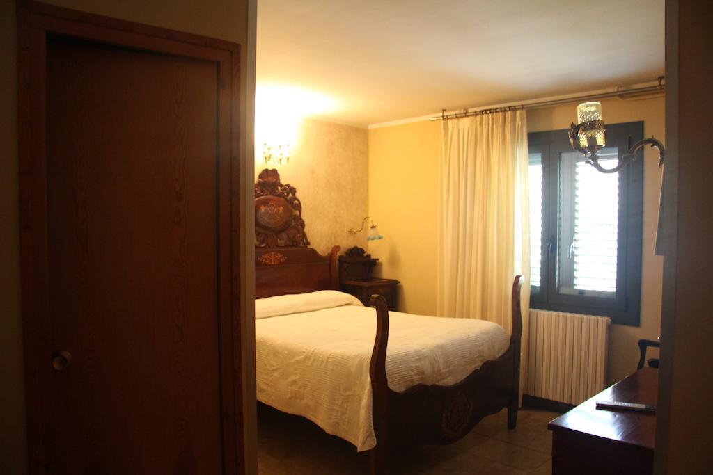 Fonda Sala Hotel Olost Kamer foto